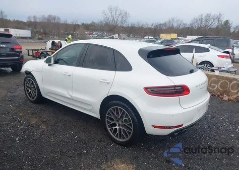 2015 Porsche Macan Turbo z USA, uszkodzony, nr VIN WP1AF2A57FLB96517